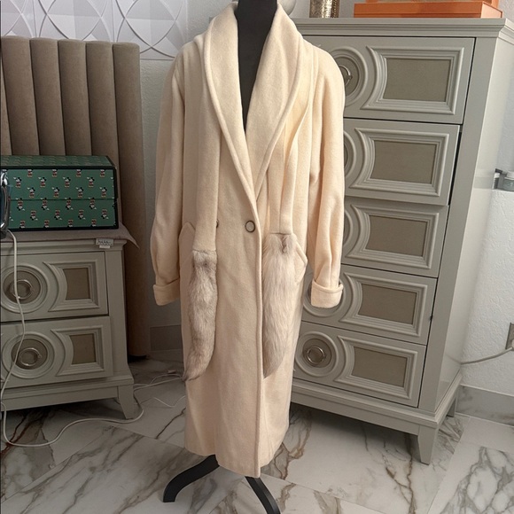 Coat with real Fox fur tales scarf